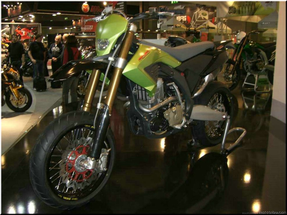 MOTO 