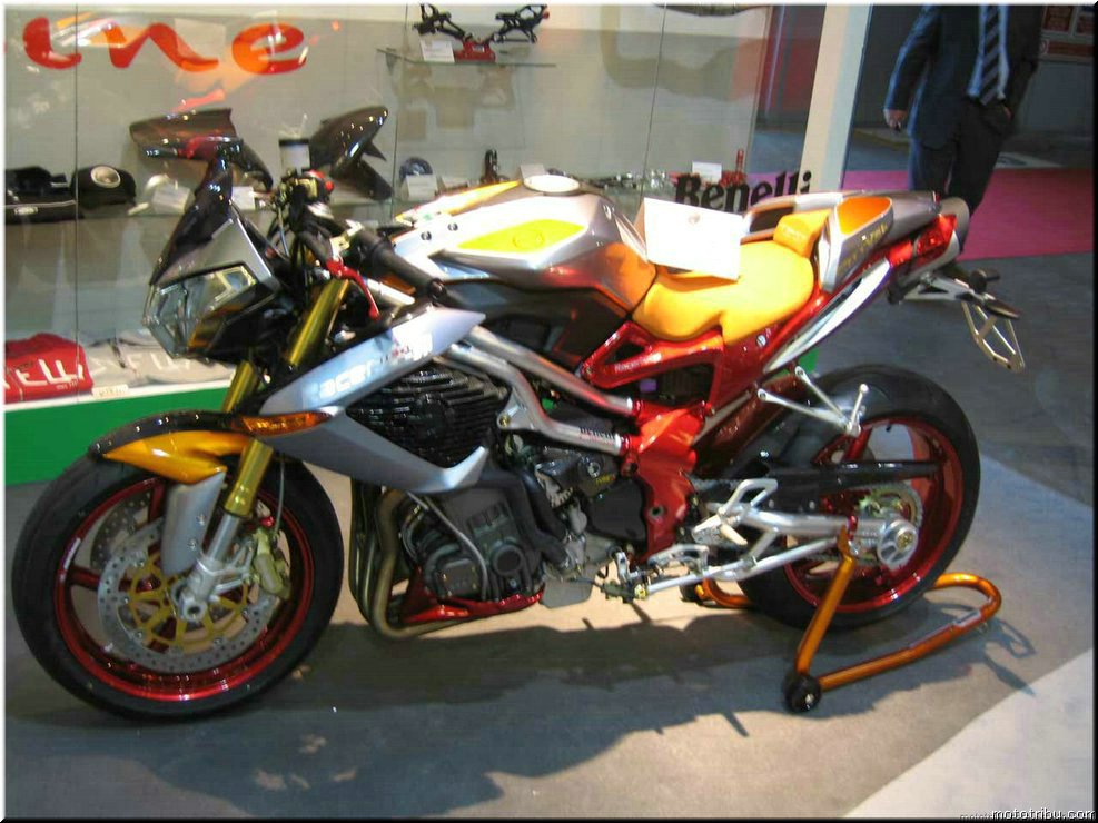MOTO 