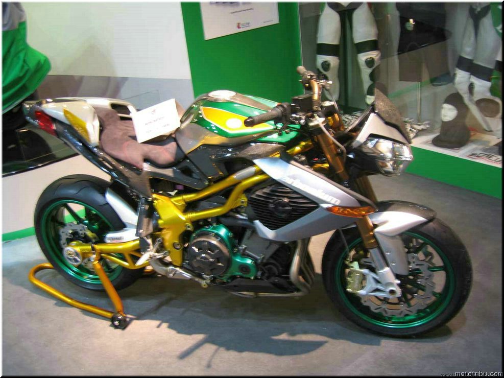 MOTO 
