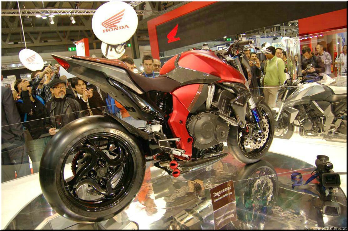 MOTO 