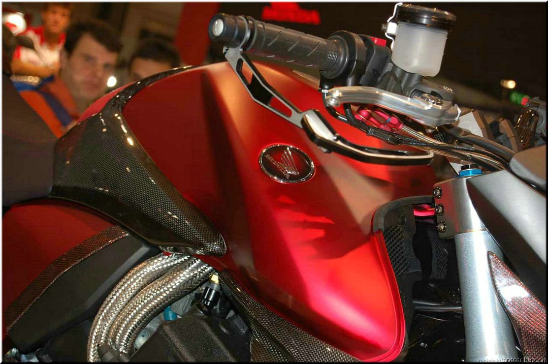 MOTO 