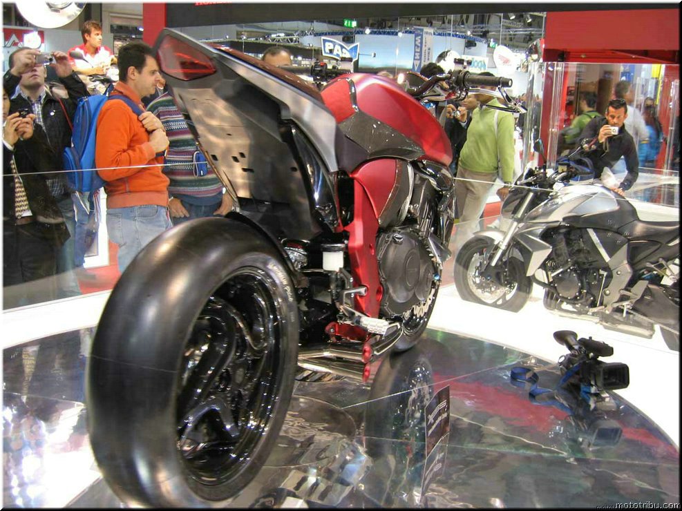 MOTO 