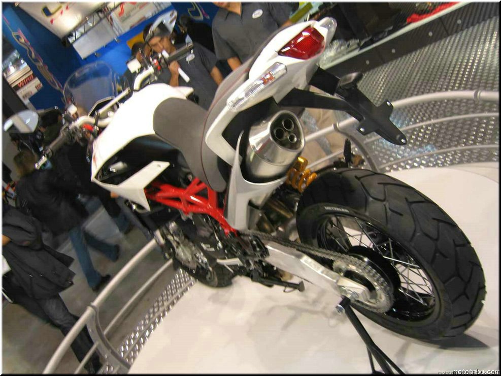 MOTO 