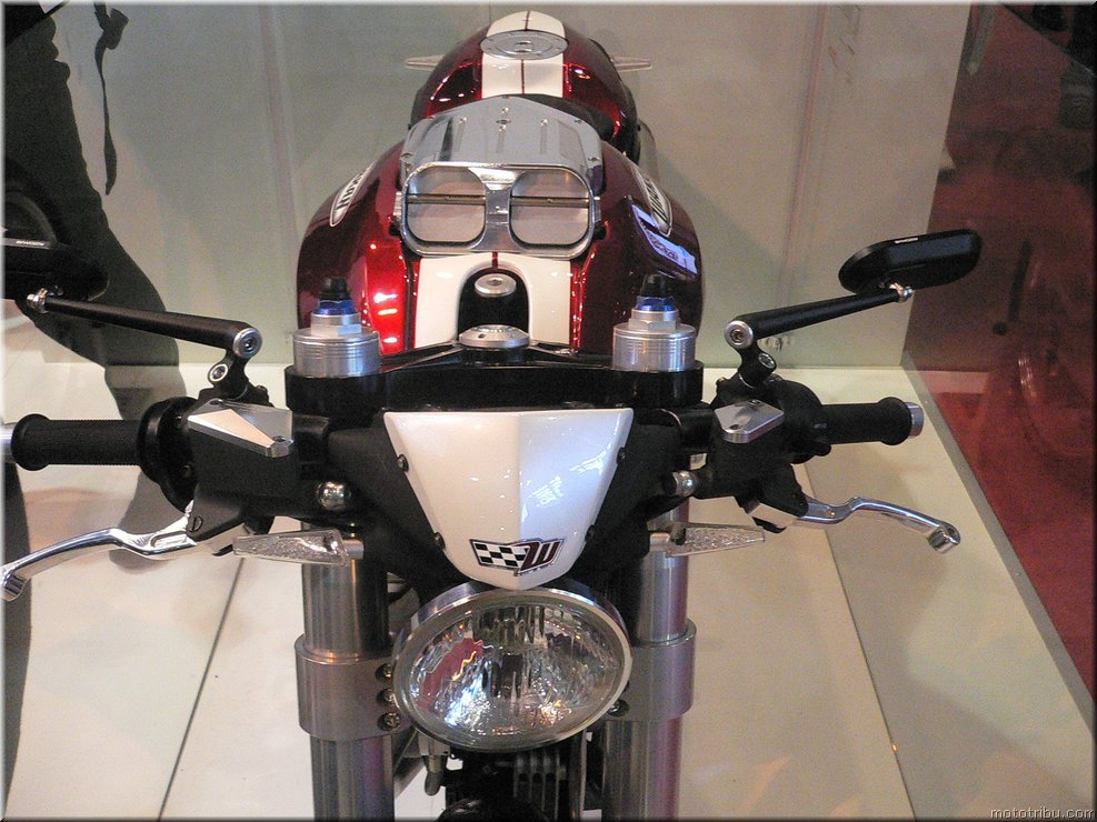 MOTO 
