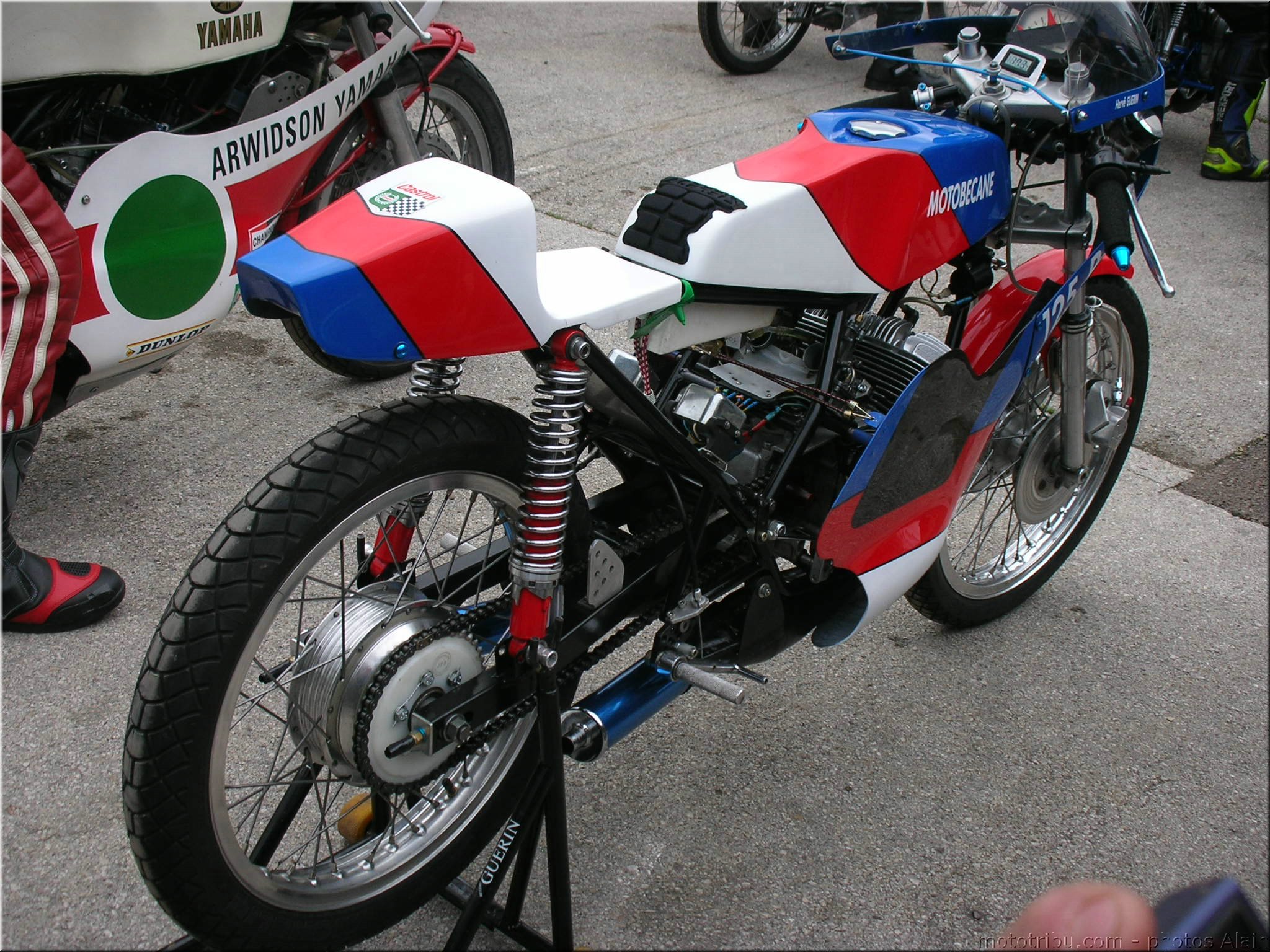 MOTO 