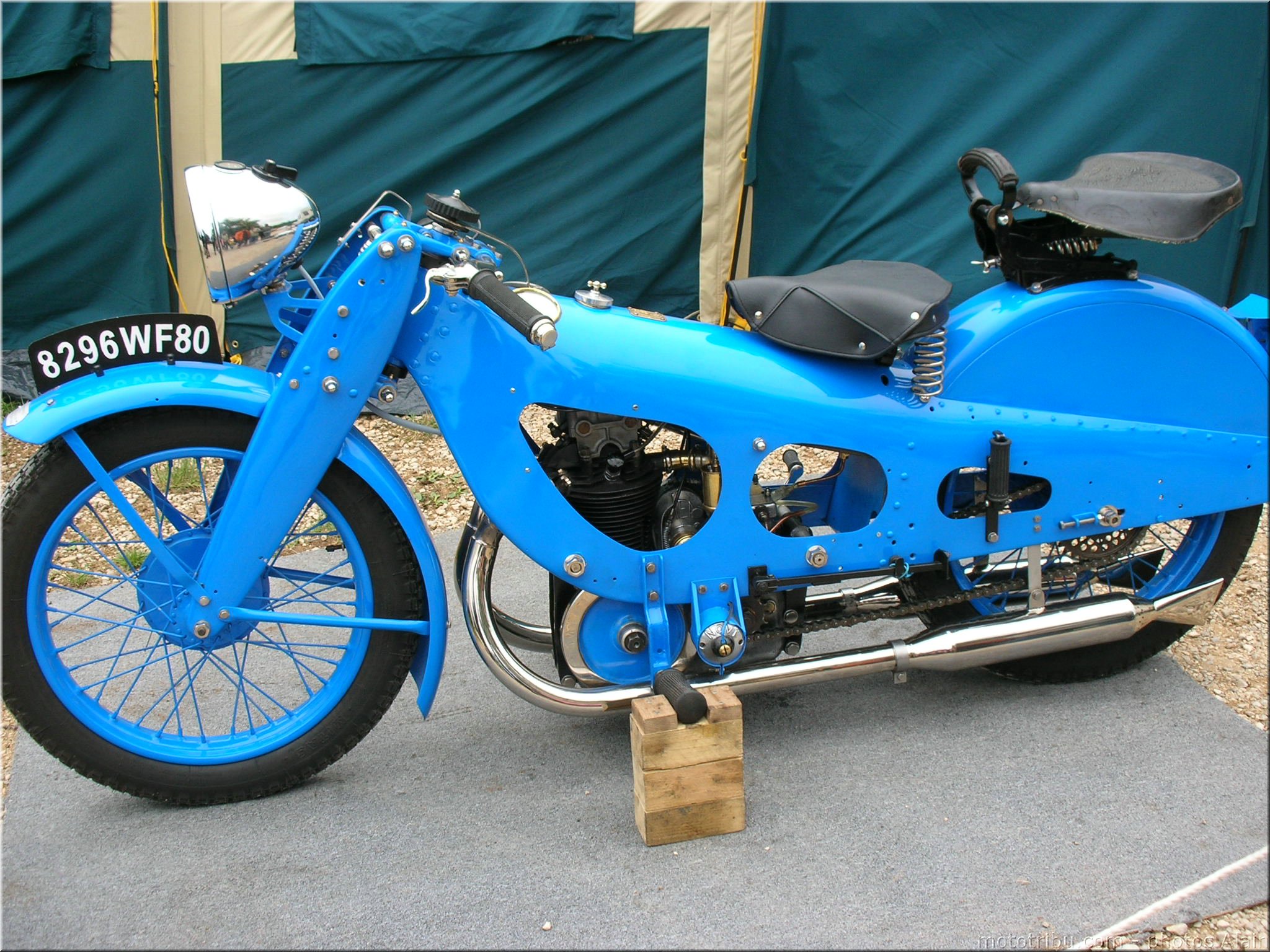 MOTO 