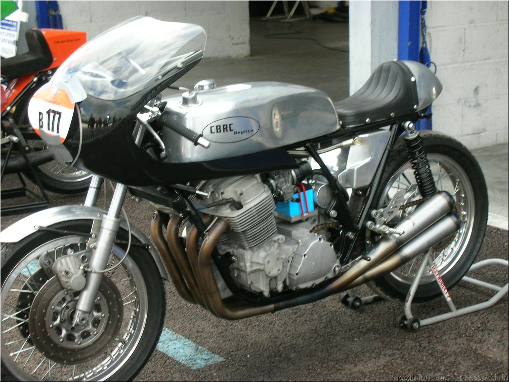 MOTO 