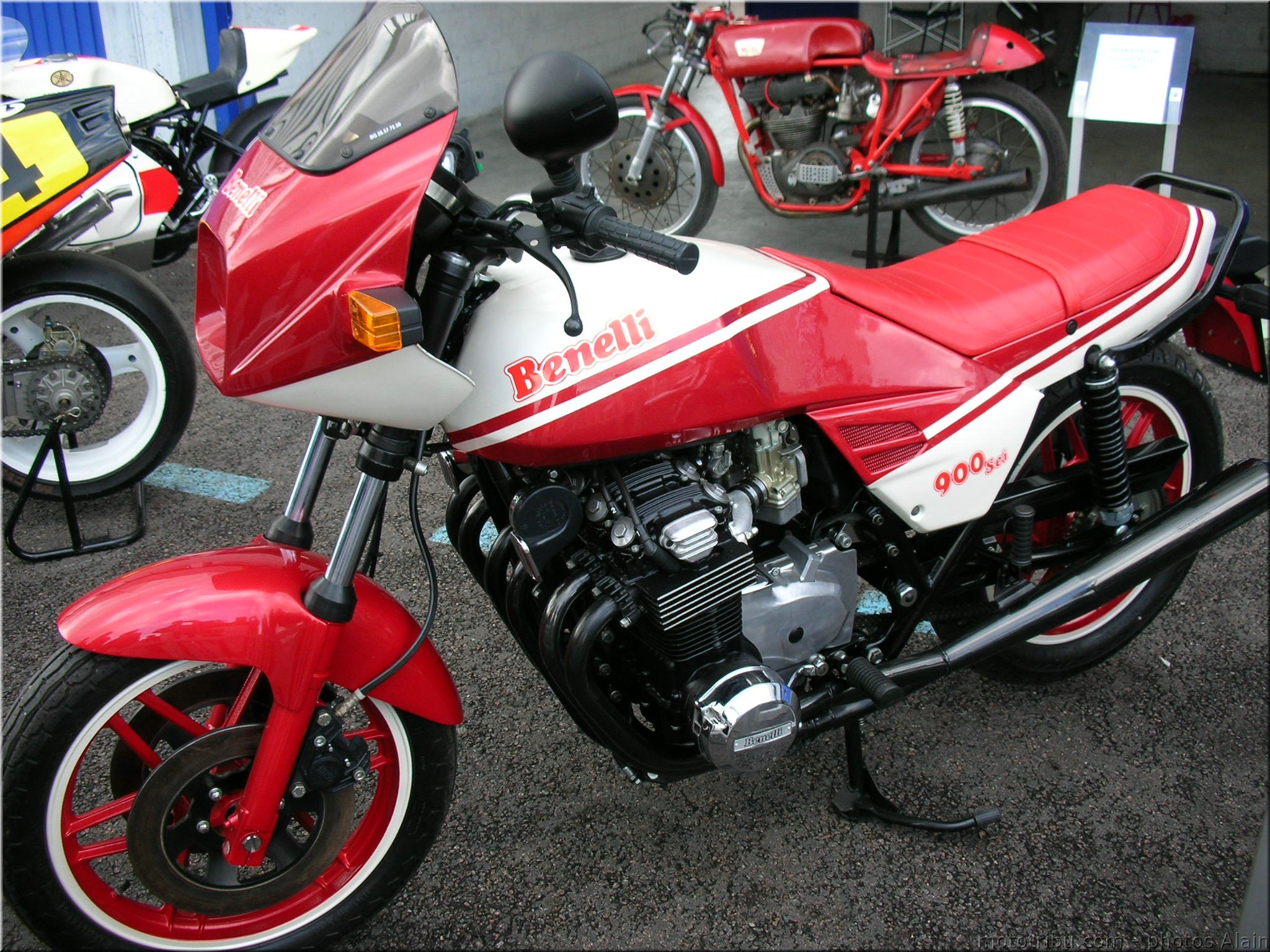 MOTO 