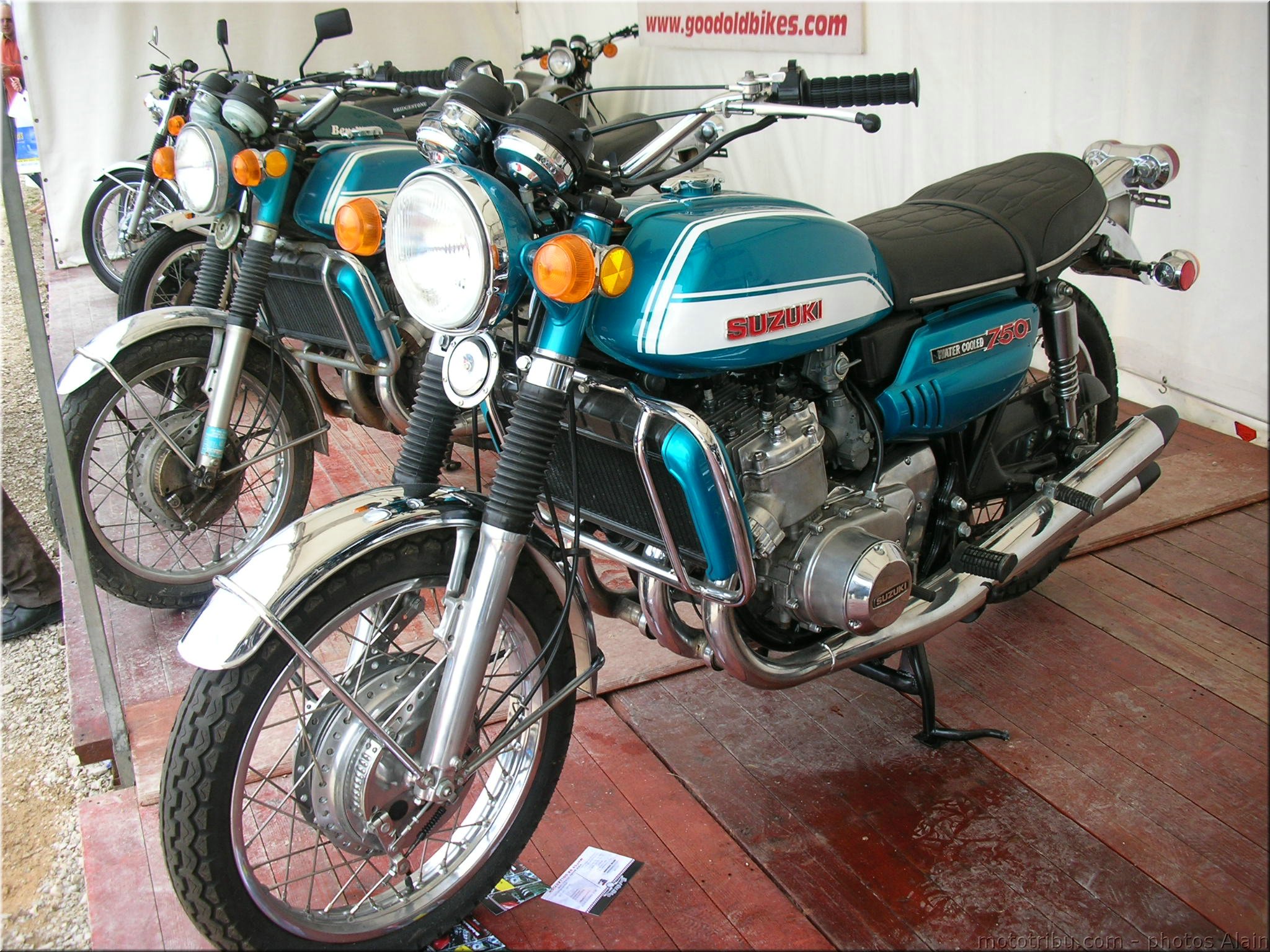 MOTO 