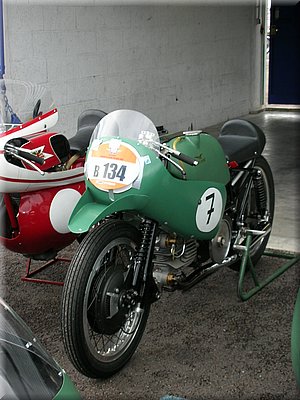 moto-legend-2007-0103.JPG