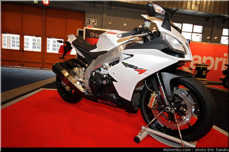 aprilia_rsv4r_3_bruxelles_2010_0003