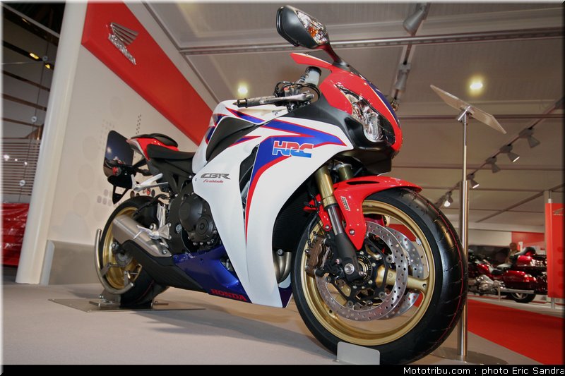 honda_1000_cbr_fireblade_bruxelles_2010_0053