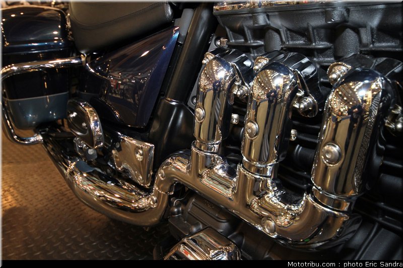 triumph_rocketIII_touring_2_bruxelles_2010_0128