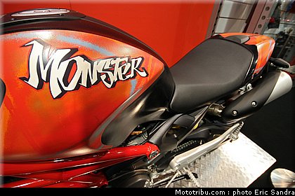 ducati_696_monster_bruxelles_2010_0032.jpg