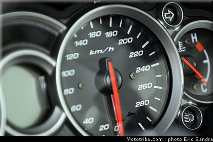 suzuki_1300_hayabusa_1_bruxelles_2010_0115.jpg