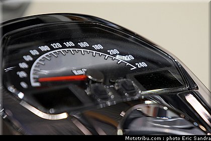 suzuki_vzr1800z_2_bruxelles_2010_0123.jpg