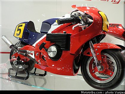 milan_eicma_2010_0126.JPG