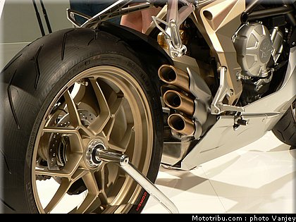milan_eicma_2010_0163.JPG