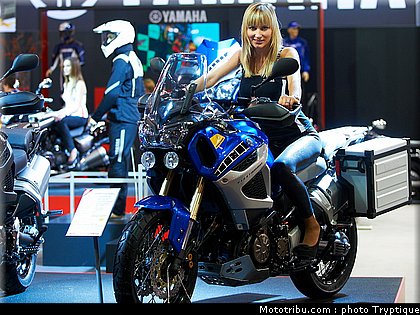 salon_bruxelles_2011_girls_08.jpg