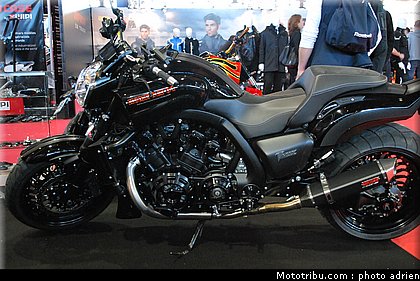 jpms_2011_cannes_moto_services_01.JPG