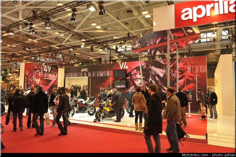 aprilia_001_salon_de_la_moto_paris_2011