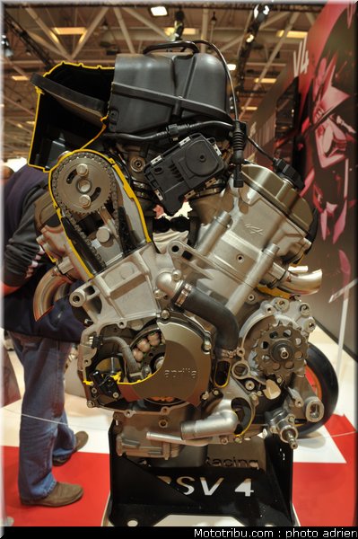 aprilia_006_salon_de_la_moto_paris_2011