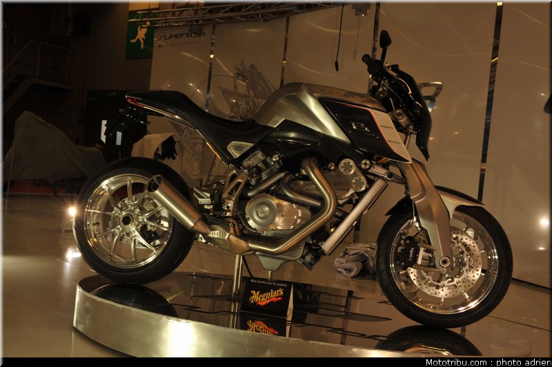 boxer_001_salon_de_la_moto_paris_2011
