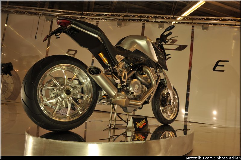 boxer_002_salon_de_la_moto_paris_2011