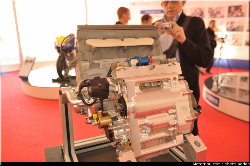 yamaha_gp_016_salon_de_la_moto_paris_2011