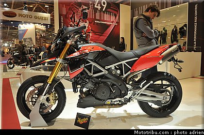 aprilia_003_salon_de_la_moto_paris_2011.jpg
