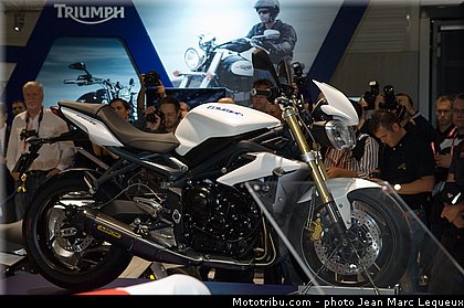 triumph_01_salon_intermot_cologne_2012.jpg
