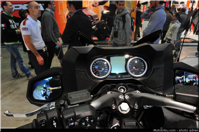 triumph_013_salon_de_milan_eicma_2012