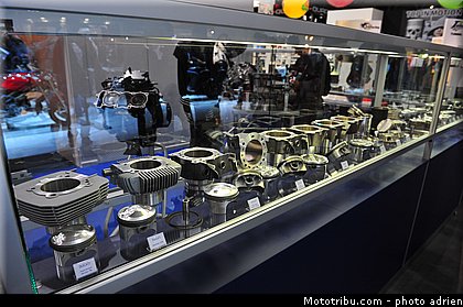 divers_050_salon_de_milan_eicma_2012.jpg