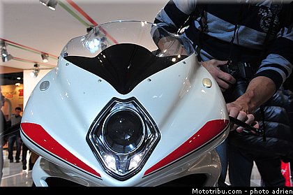 mvagusta_004_salon_de_milan_eicma_2012.jpg