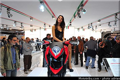 mvagusta_005_salon_de_milan_eicma_2012.jpg
