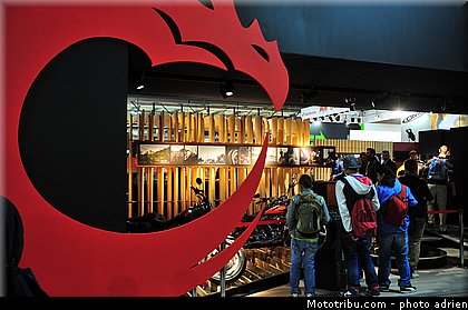 pirelli_002_salon_de_milan_eicma_2012.jpg