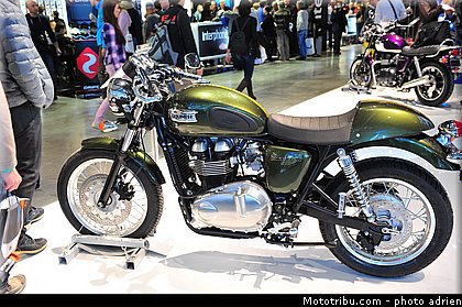 triumph_003_salon_de_milan_eicma_2012.jpg