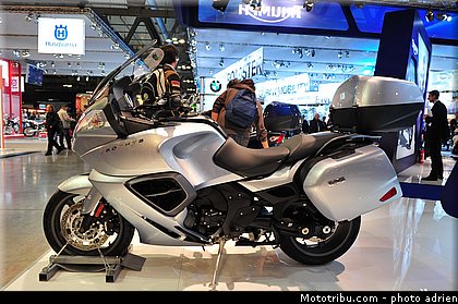 triumph_012_salon_de_milan_eicma_2012.jpg