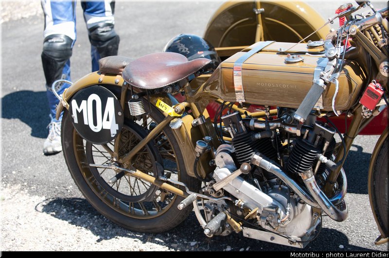 coupes_moto_legende_2011_paddock_0037