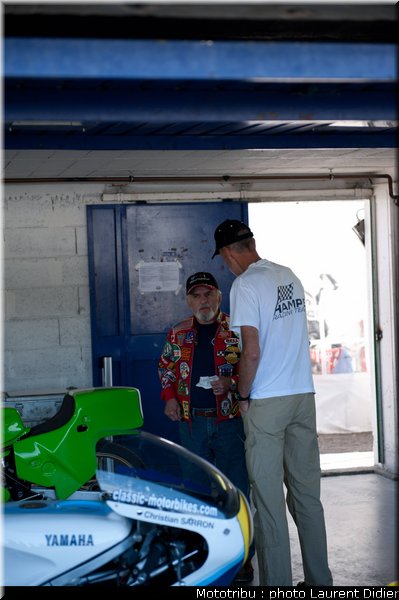 coupes_moto_legende_2011_paddock_0047
