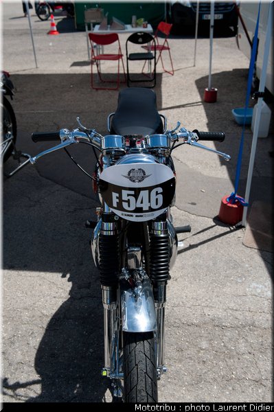 coupes_moto_legende_2011_paddock_0094