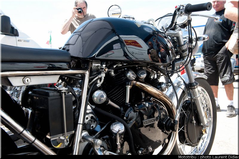 coupes_moto_legende_2011_paddock_0099