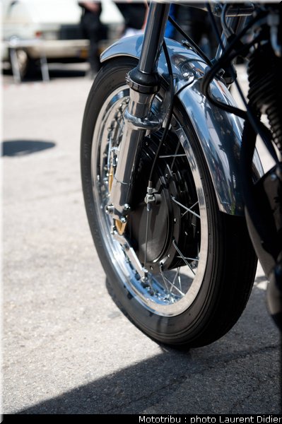 coupes_moto_legende_2011_paddock_0105