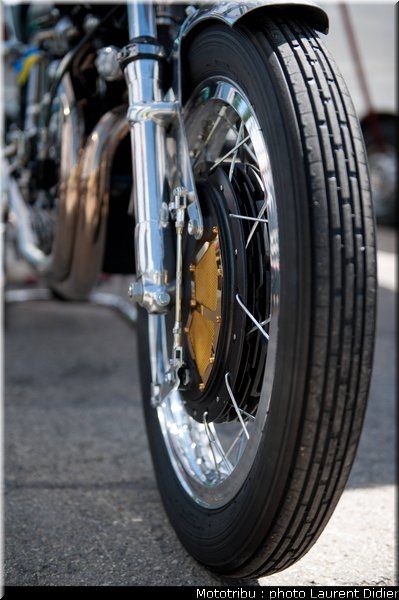coupes_moto_legende_2011_paddock_0108
