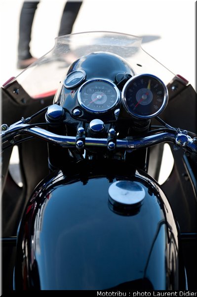 coupes_moto_legende_2011_paddock_0150