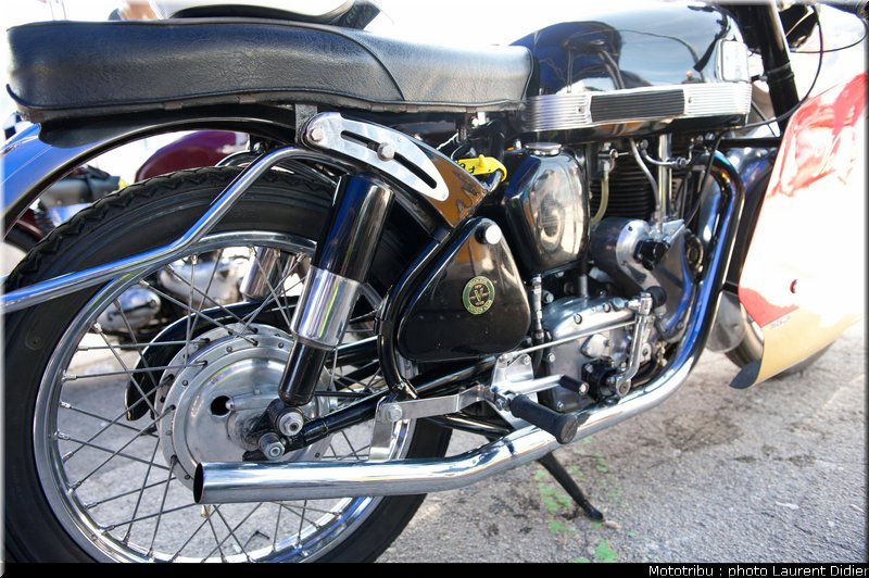 coupes_moto_legende_2011_paddock_0151