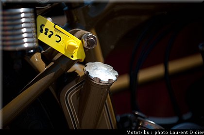 coupes_moto_legende_2011_paddock_0040.jpg