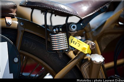 coupes_moto_legende_2011_paddock_0041.jpg
