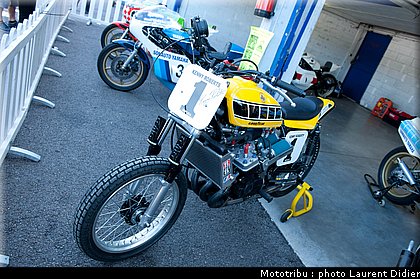 coupes_moto_legende_2011_paddock_0045.jpg