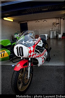 coupes_moto_legende_2011_paddock_0051.jpg